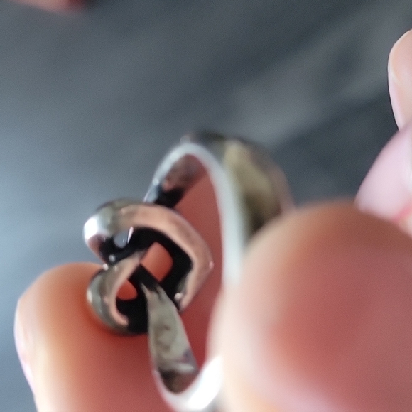 Heart Knot Ring - Picture 7 of 7